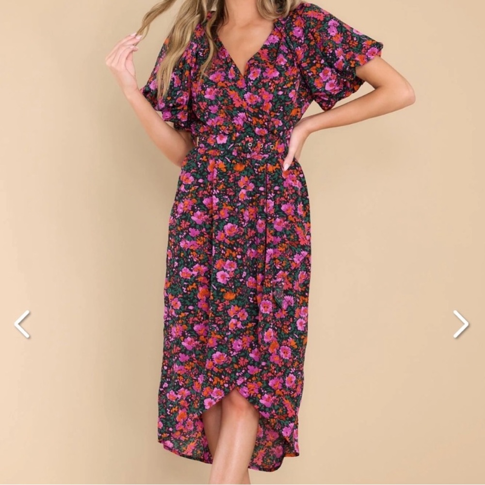 Red Dress Boutique Beaming Blooms Black Multi Floral Print Midi Dress Size Small